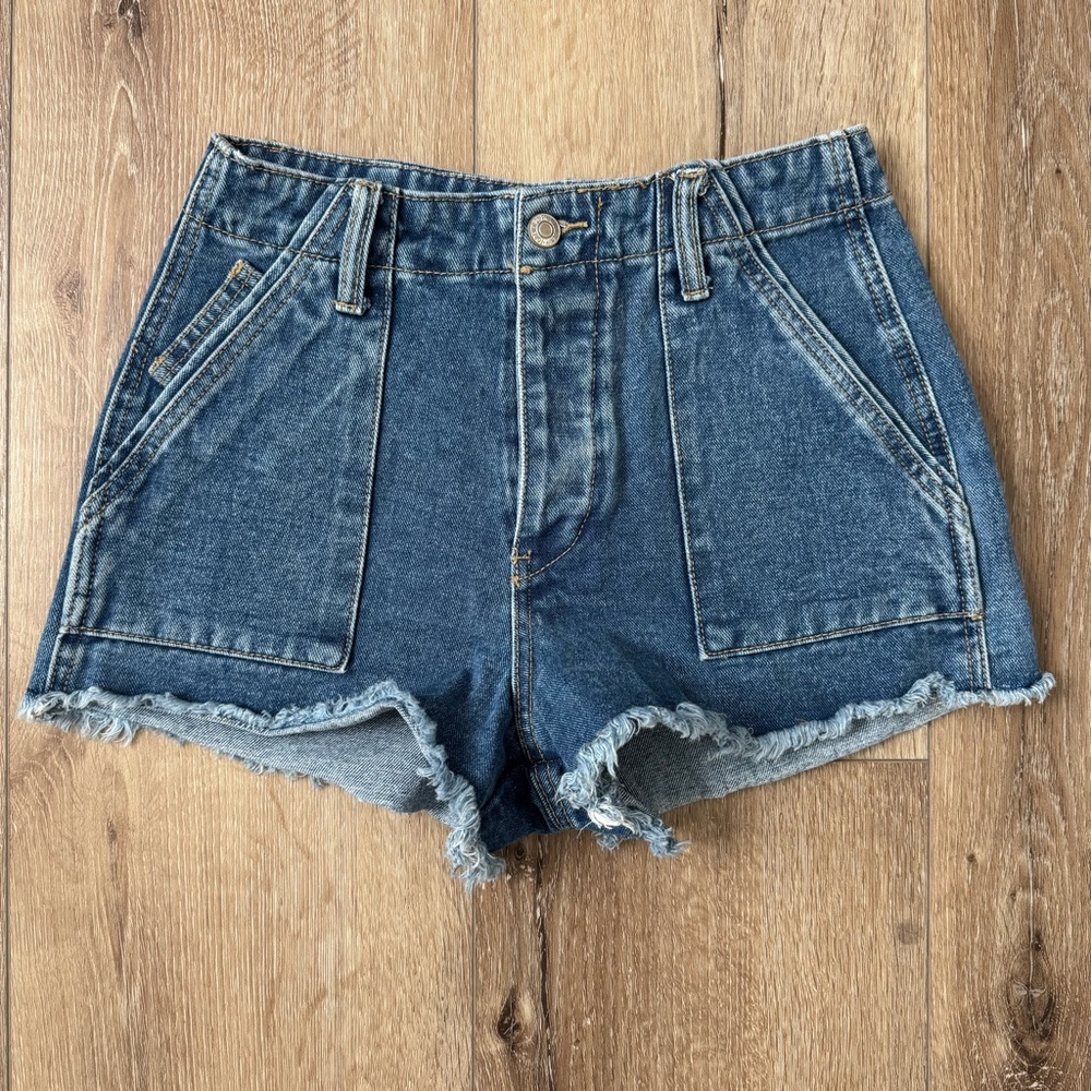 NWOT FOREVER 21 High Rise Denim Shorts Women's Size 26